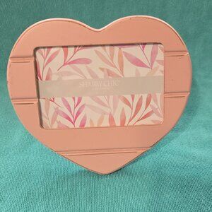 Shabby Chic Heart-Shaped Pink Wood Photo Frame